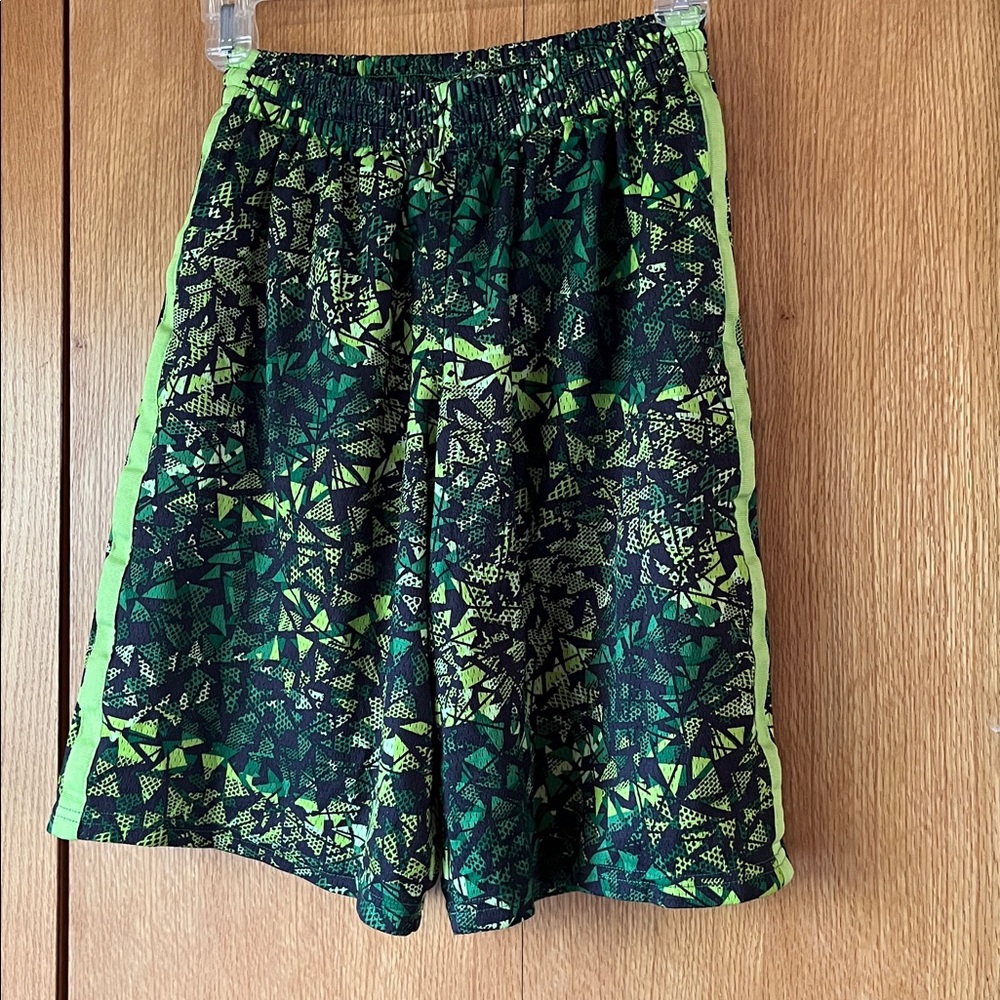 C9 Champion boy’s size L 12-14 black neon green athletic mesh shorts basketball